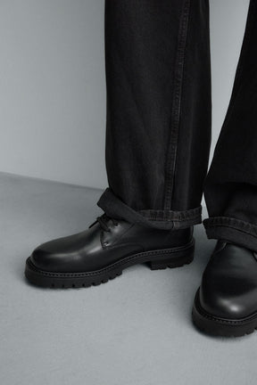 Schnürstiefel aus Leder