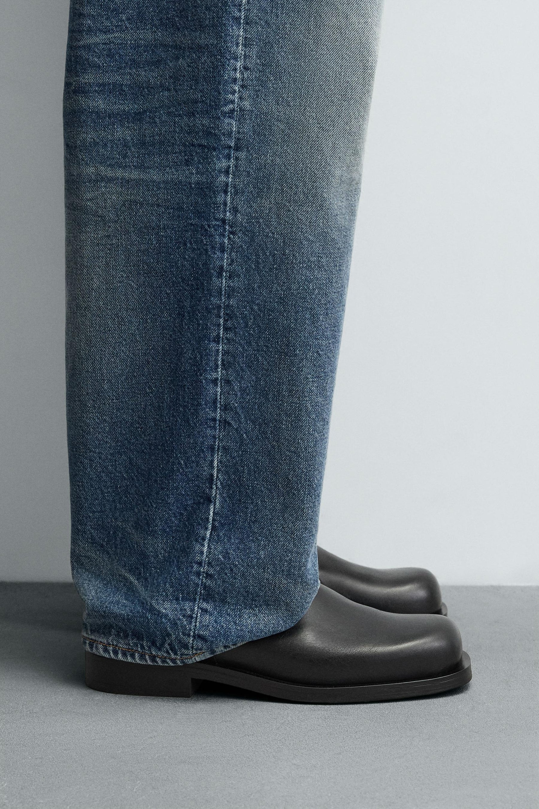 LEATHER BOOTS - Image 1