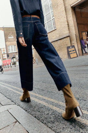 Stiefeletten aus geteiltem Wildleder