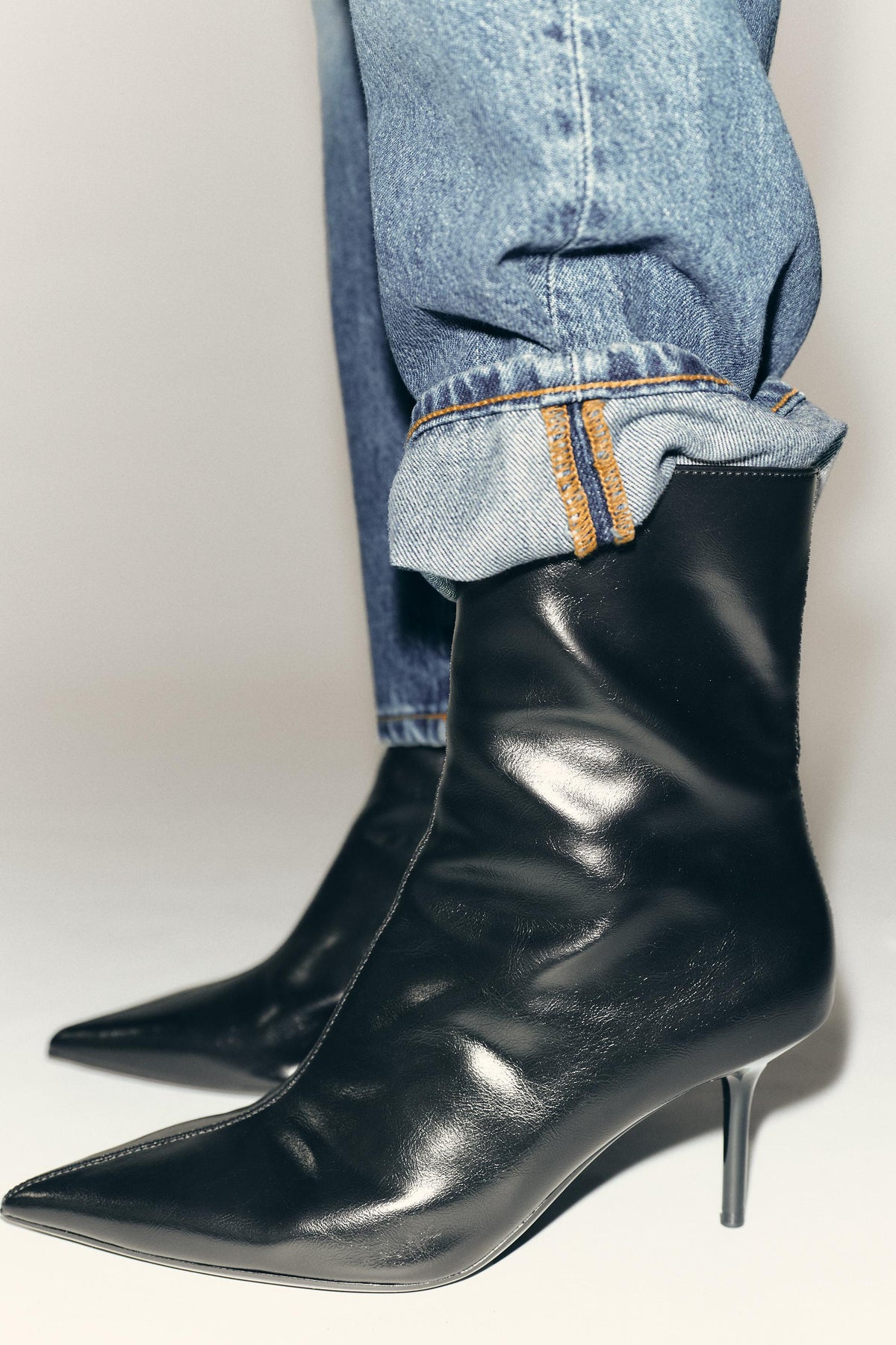 Stiefeletten mit Crackle-Effekt