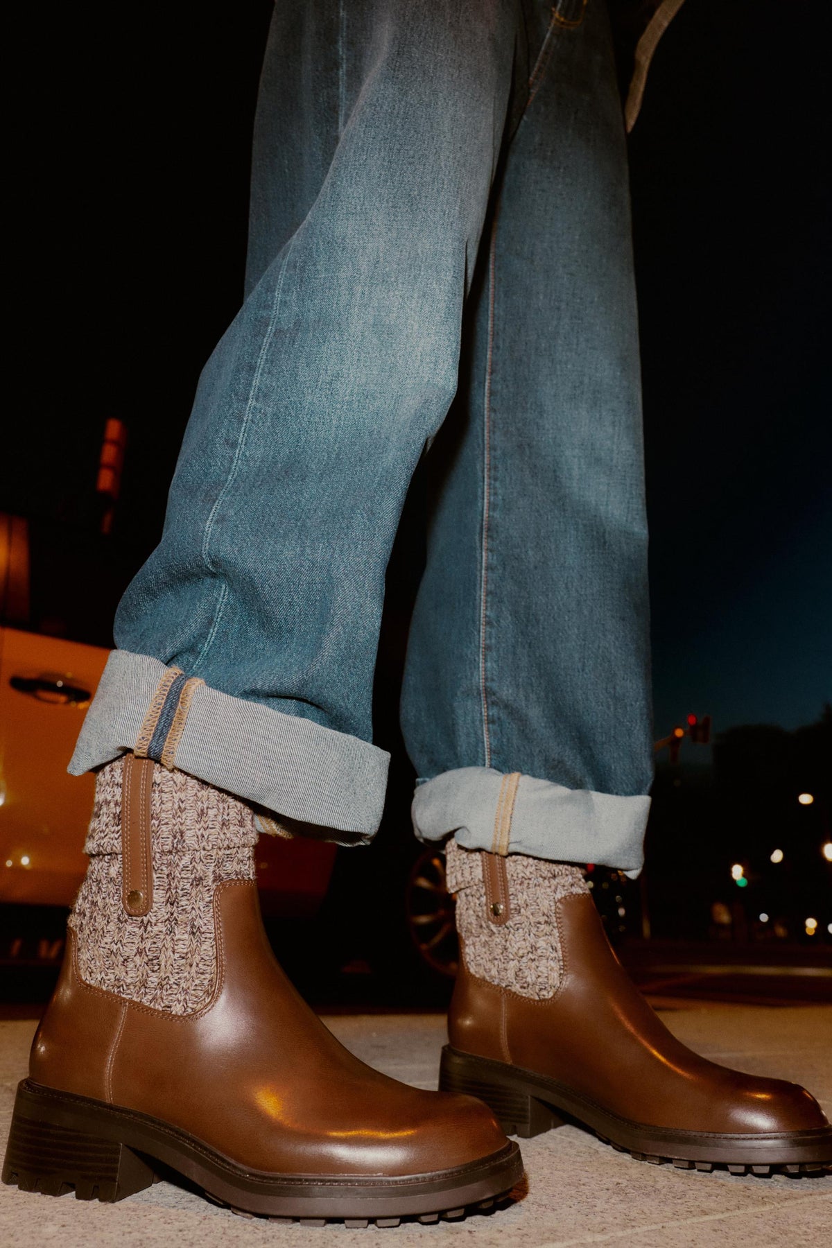 Stiefeletten, flache Socken.