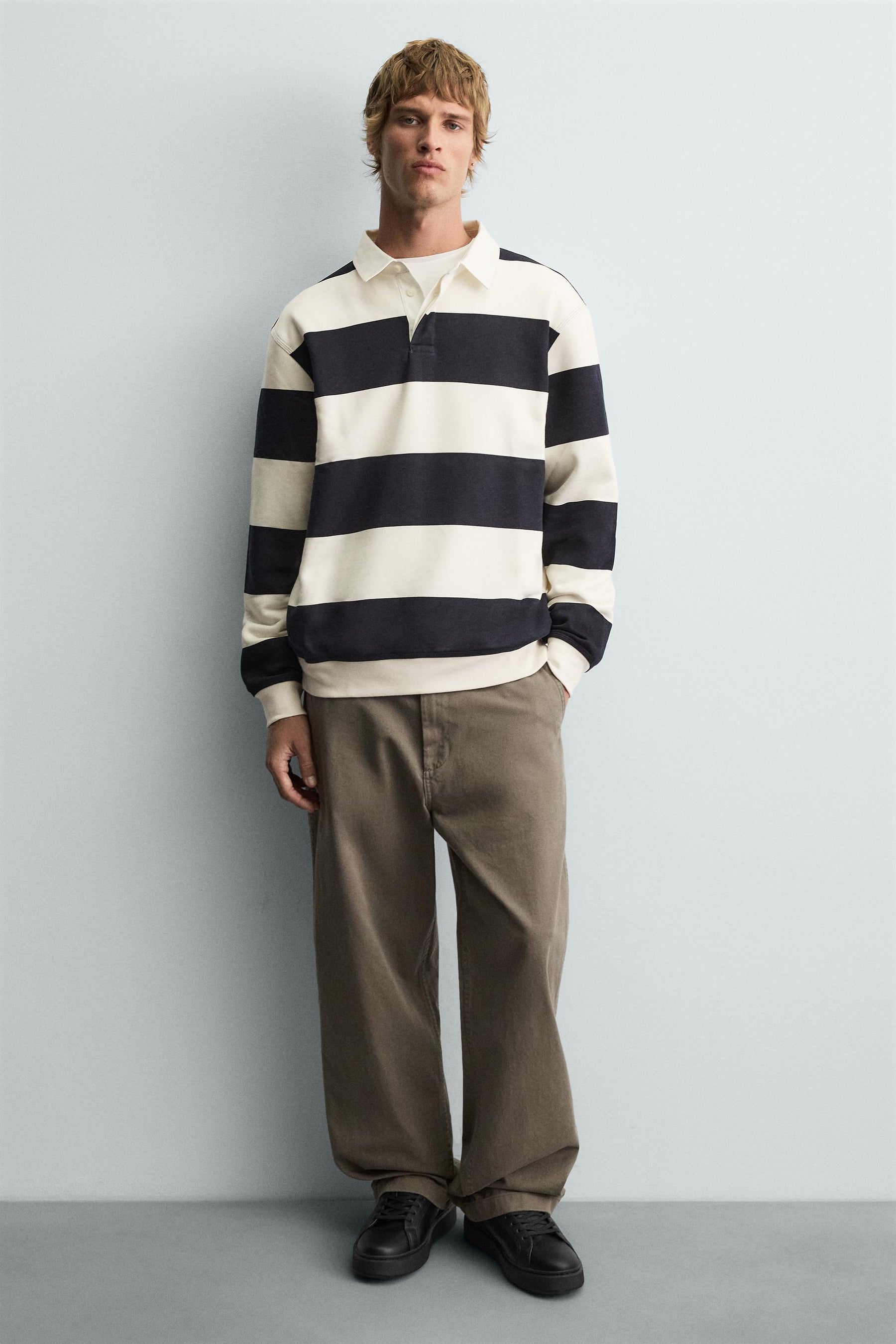 Klobige, einfarbige Sneaker