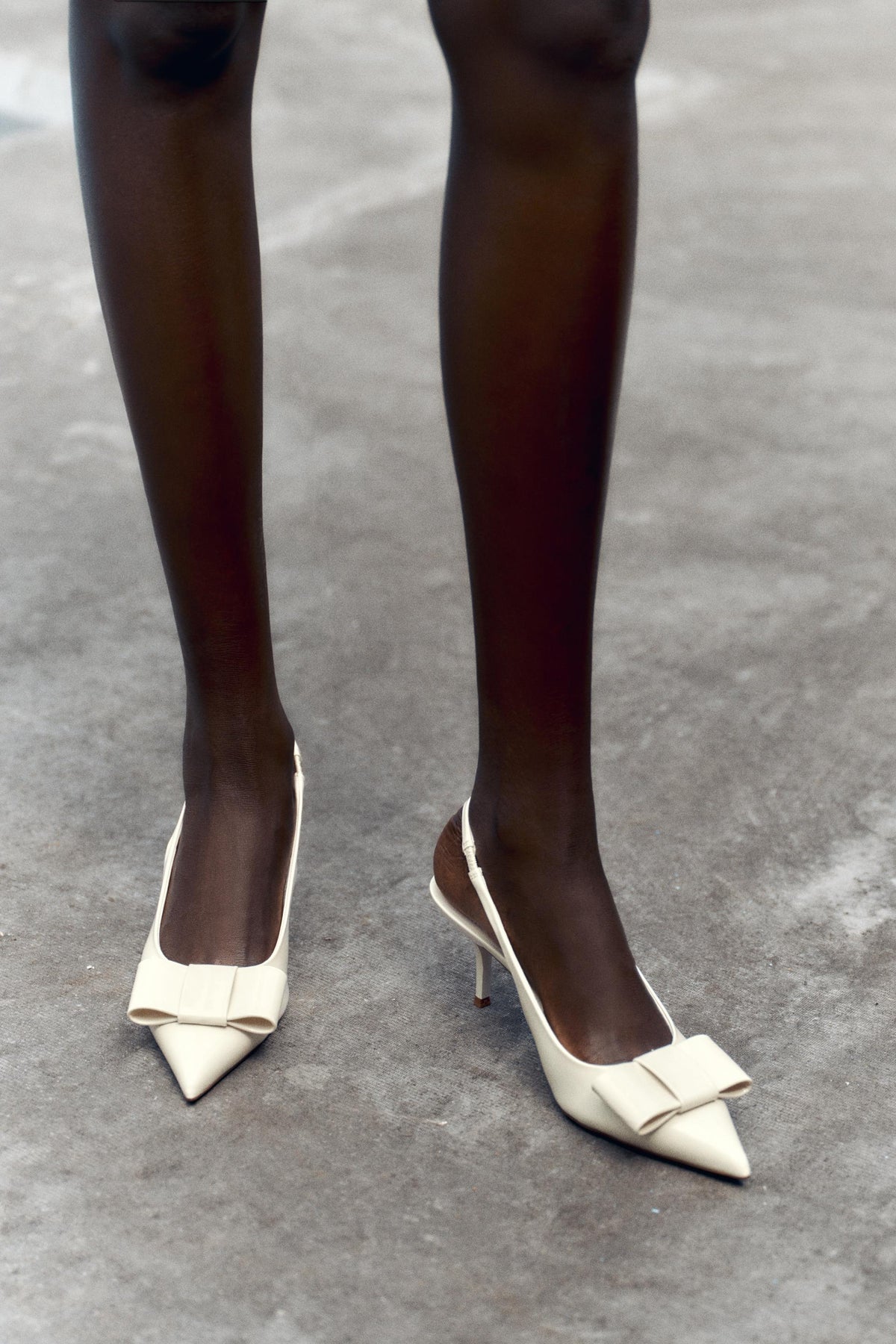 Slingback-Pumps mit Schleife