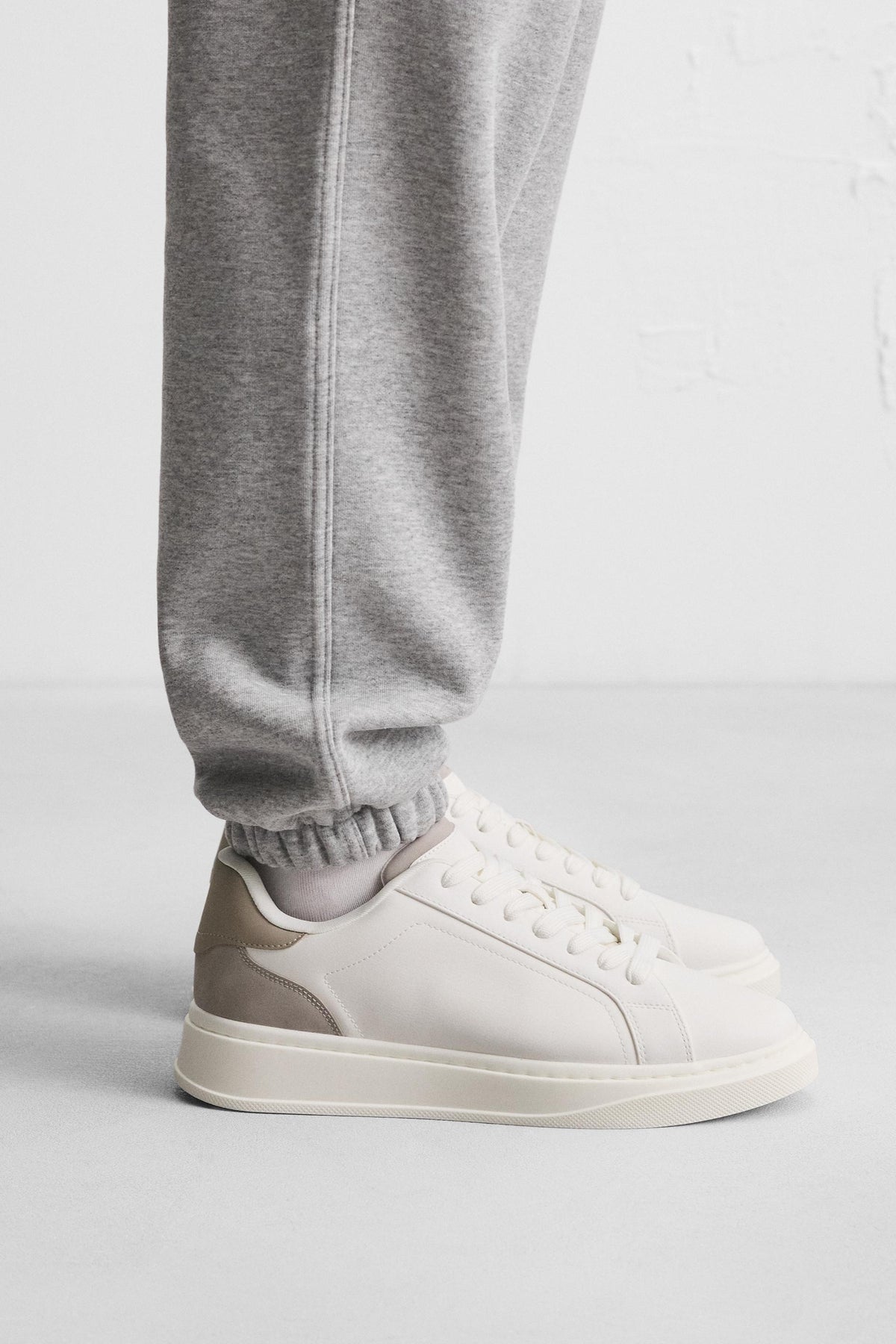 HEEL DETAIL TRAINERS - Image 1