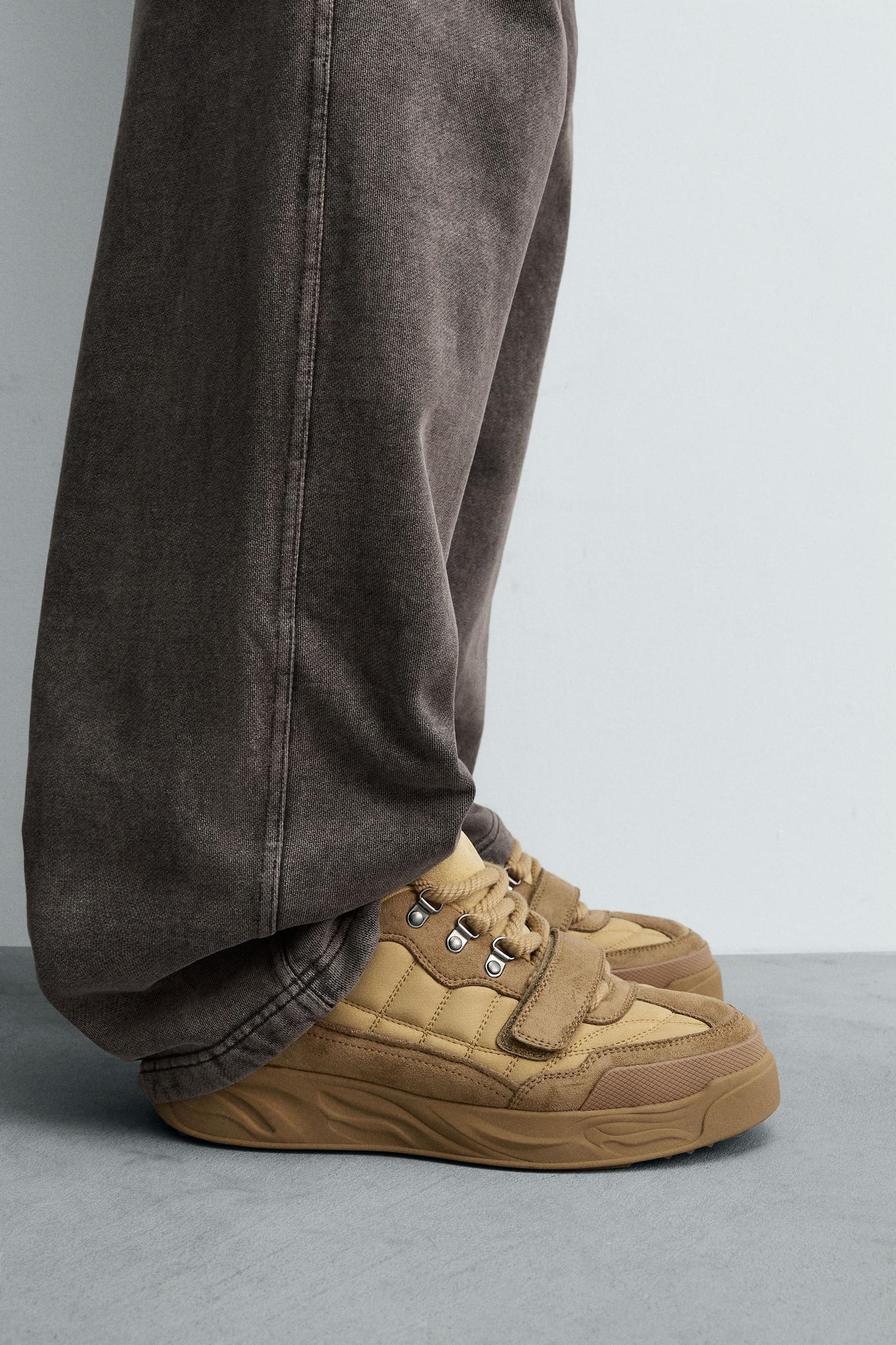 CHUNKY SKATE TRAINERS - Image 1