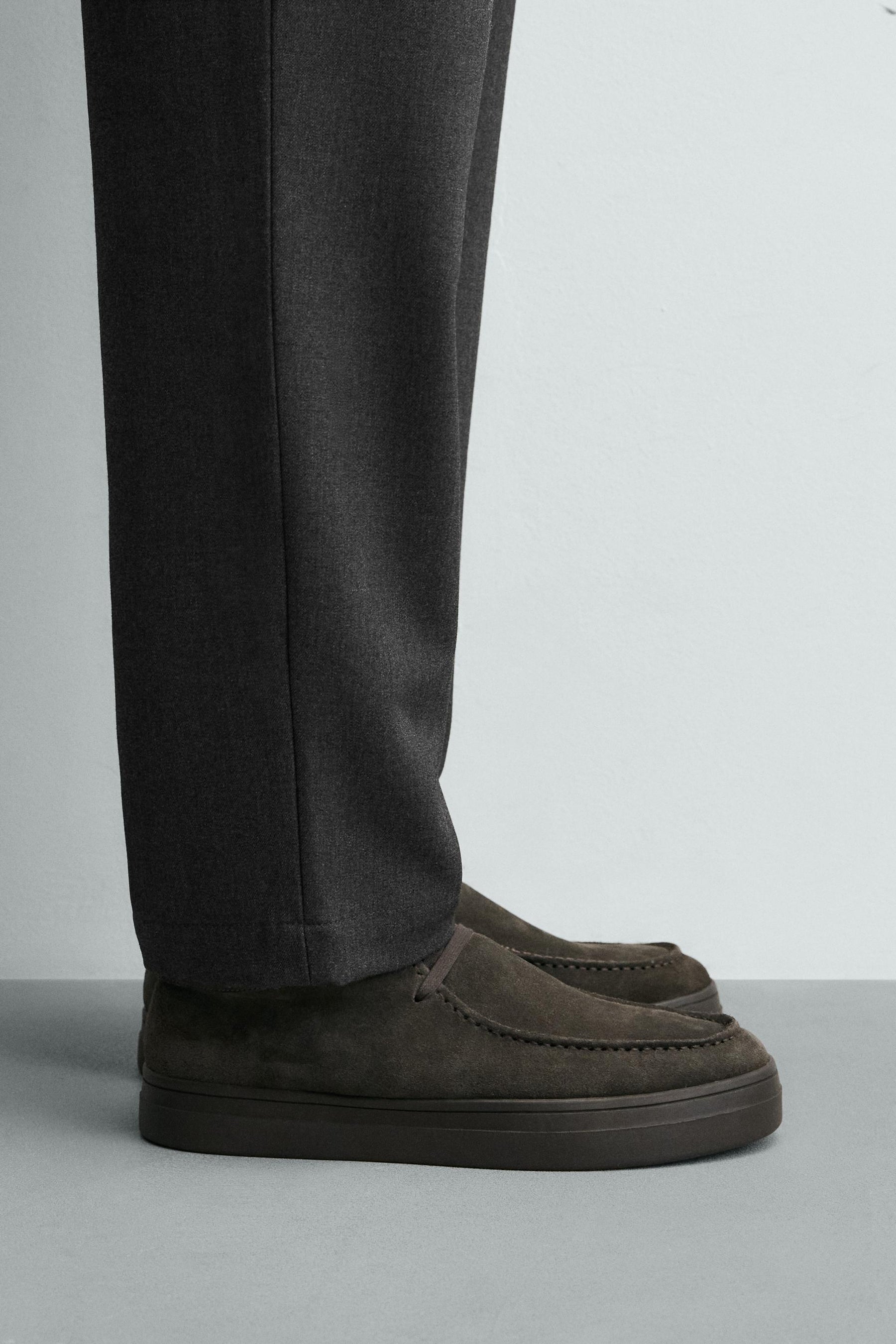 Lederschuhe mit Mokassin-Zehenkappe