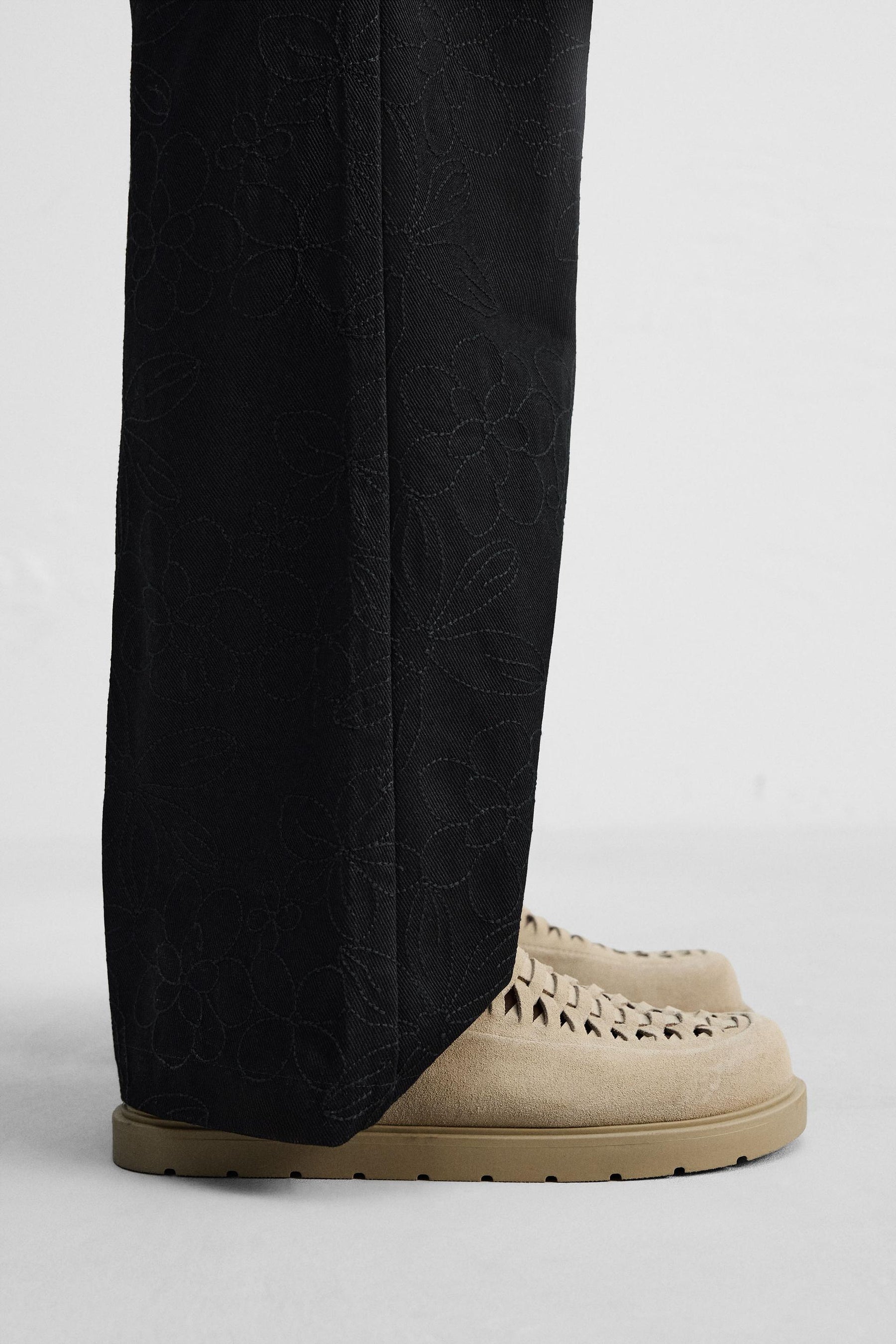 BRAIDED LEATHER CLOGS - Image 1