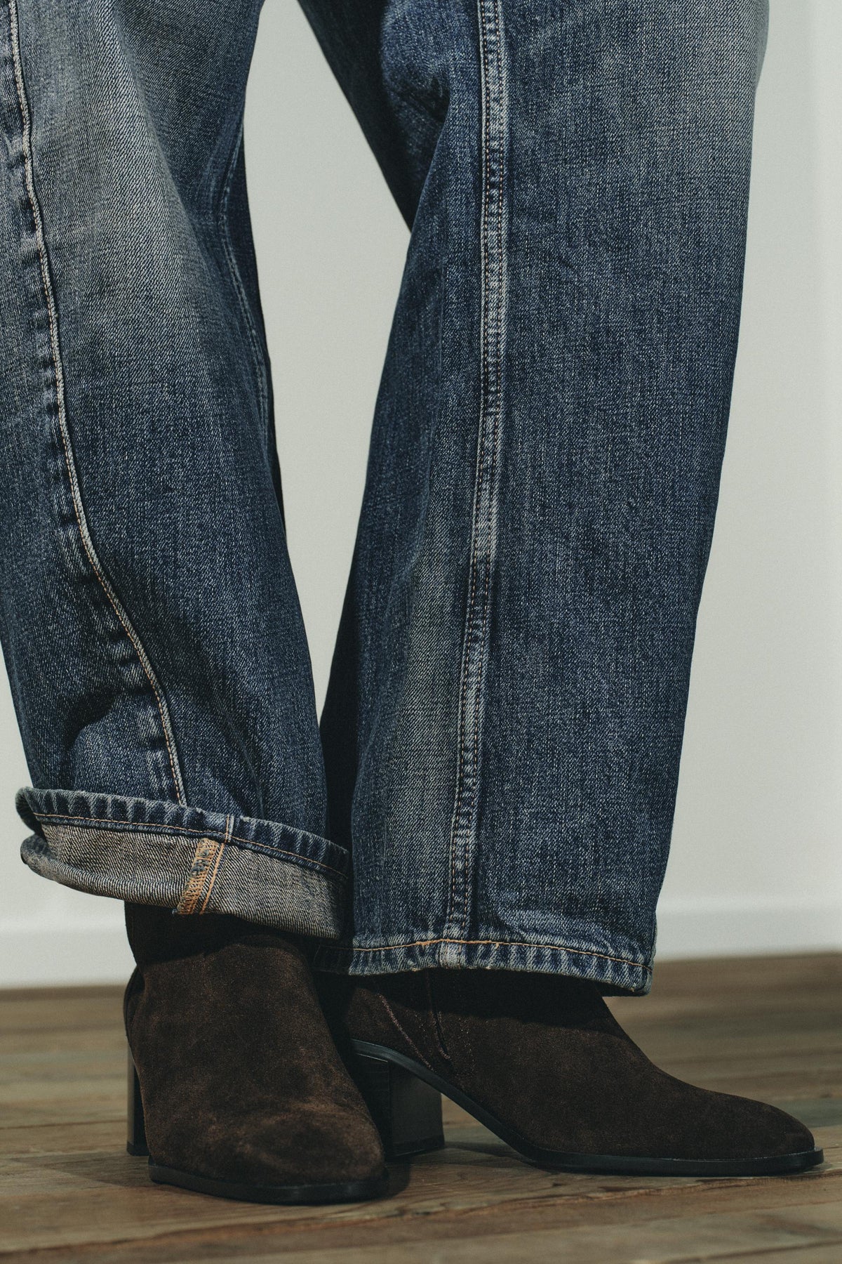 WILDLEDER-STIEFEL MIT BLOCKABSATZ