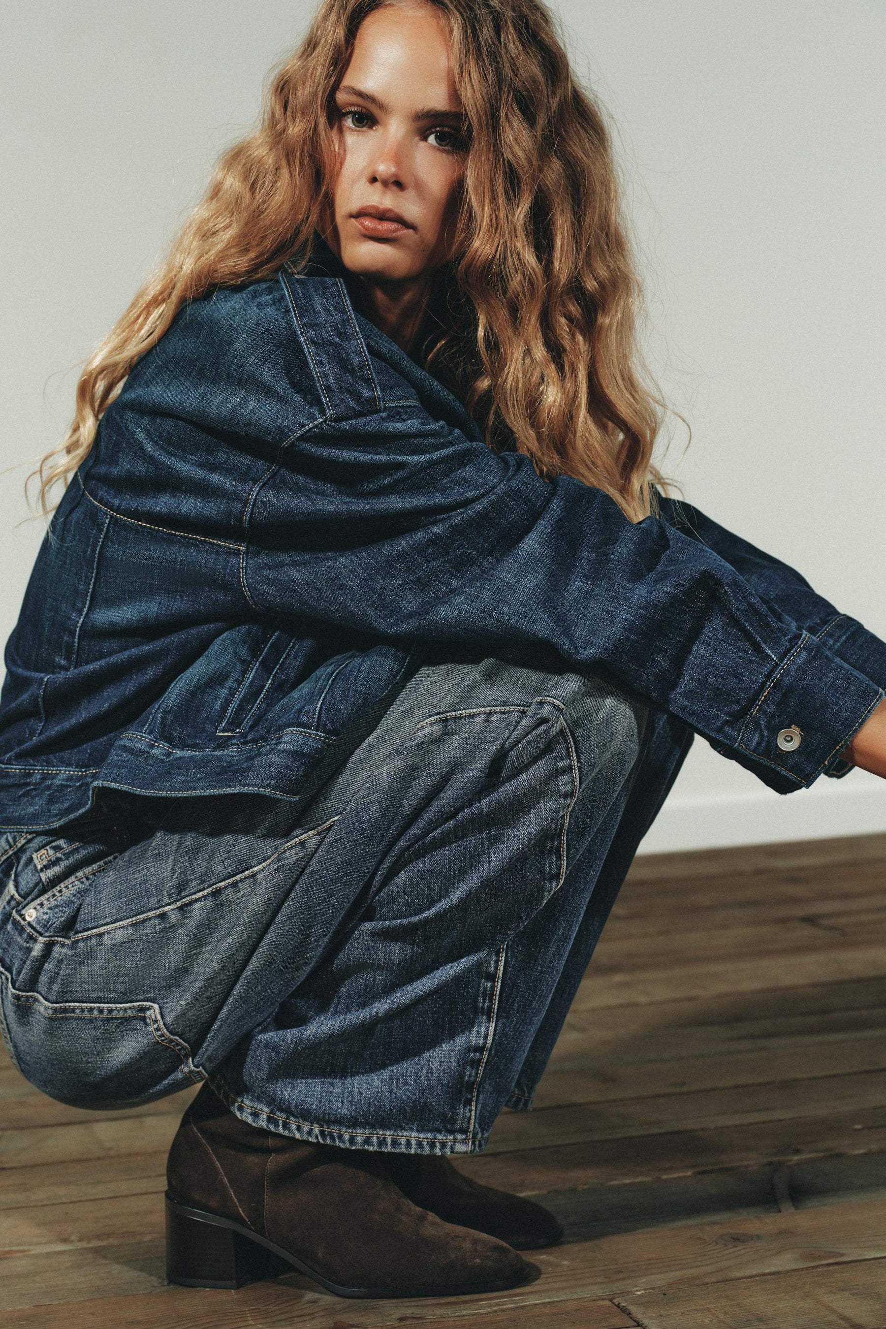 WILDLEDER-STIEFEL MIT BLOCKABSATZ