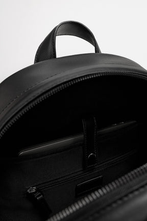 RUCKSACK MIT STRUKTUR