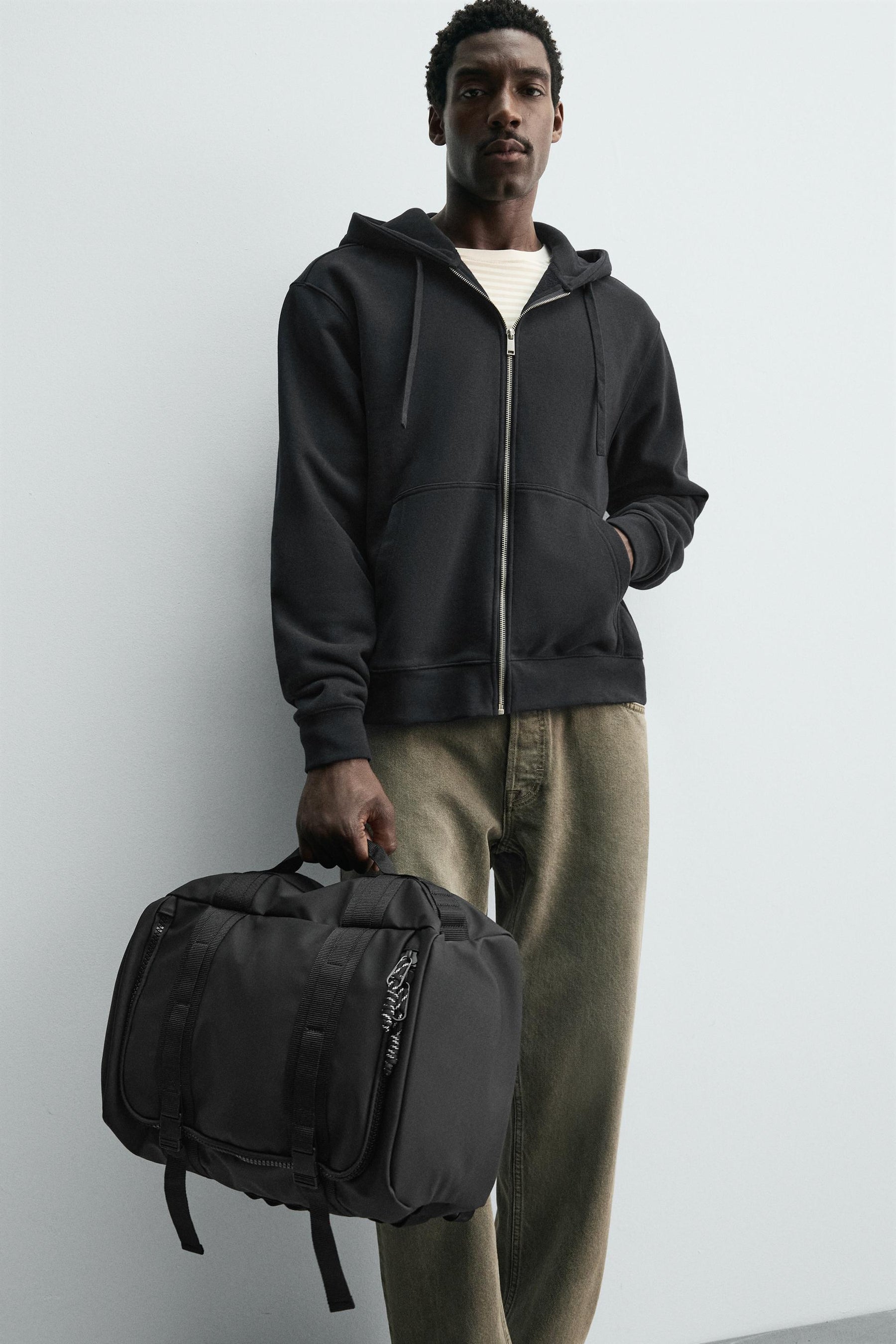 TECHNISCHER REISERUCKSACK