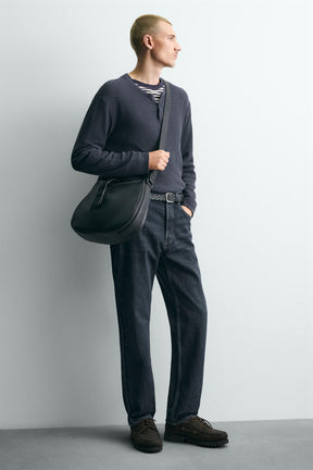 EINFACHE UMHÄNGETASCHE