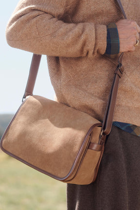 LIMITIERTE AUFLAGE UMHÄNGETASCHE AUS LEDER