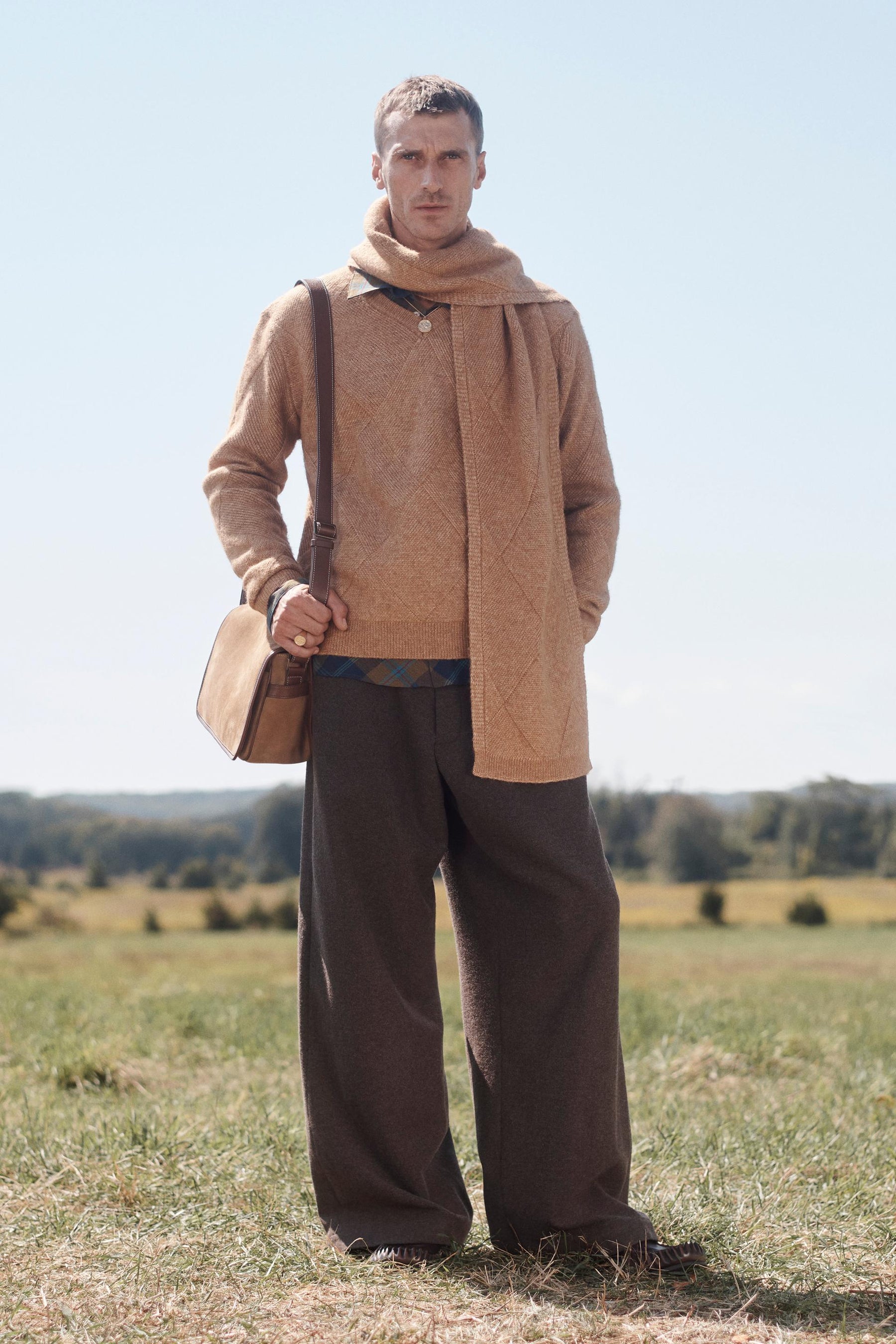 LIMITIERTE AUFLAGE UMHÄNGETASCHE AUS LEDER