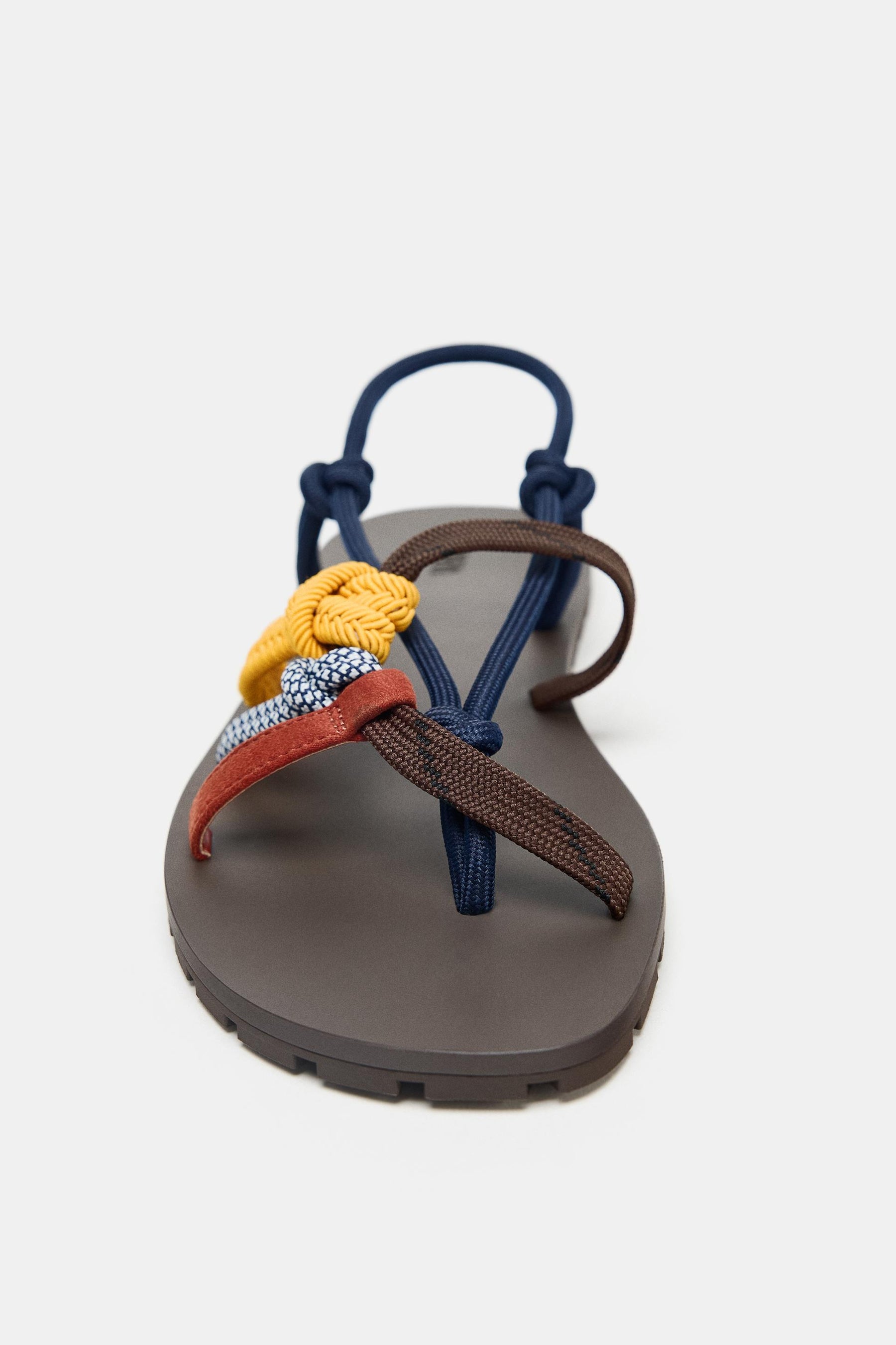 farbige Riemchensandalen