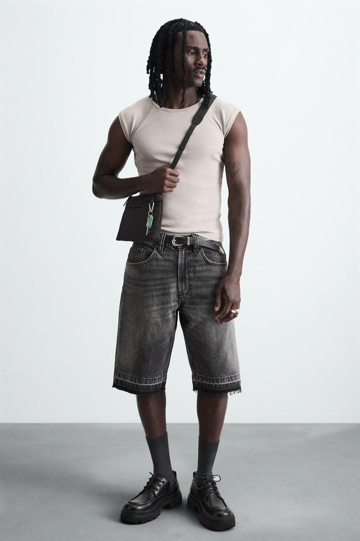 TECHNISCHE UMHÄNGETASCHE