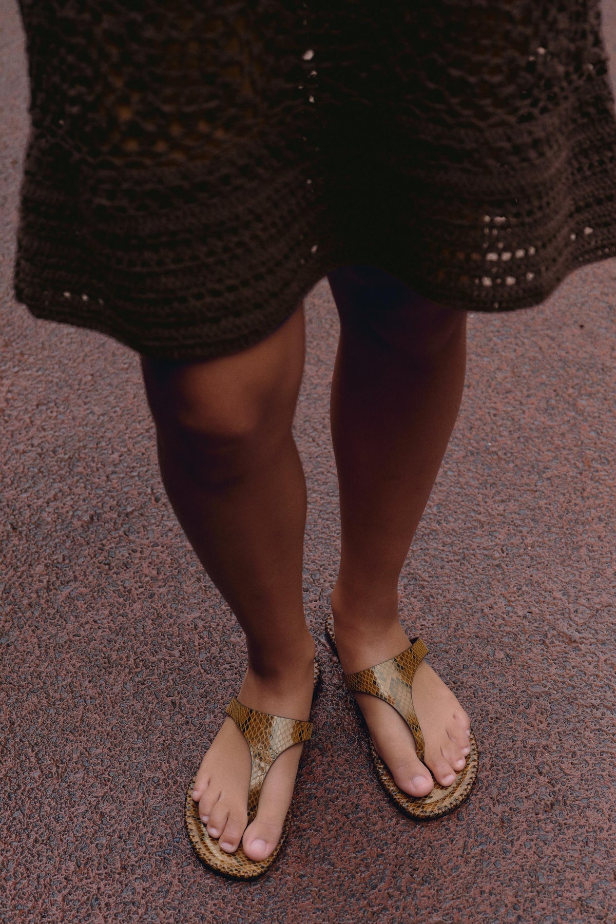 Sandalen mit Tiermuster