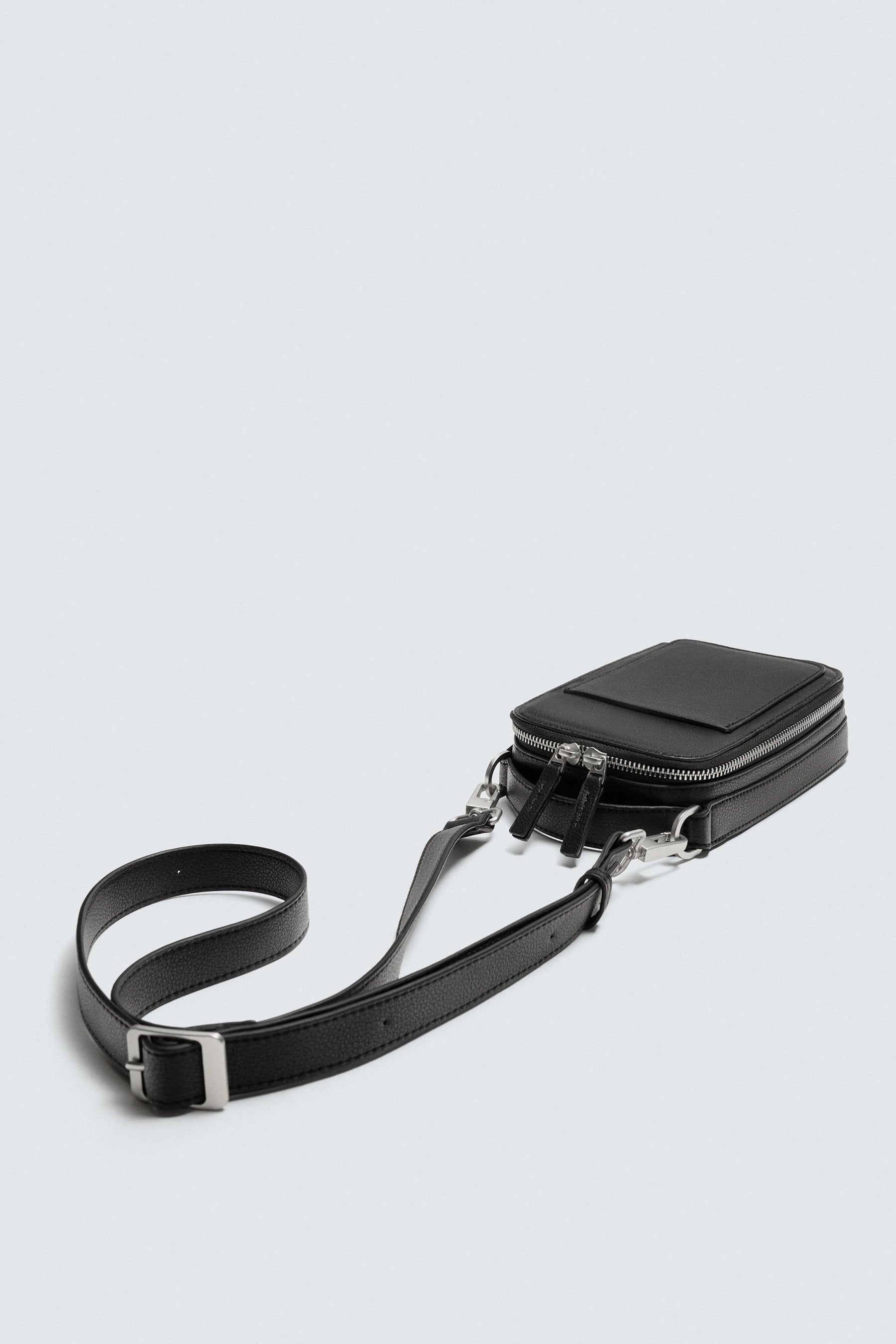 STRUKTURIERTE VERTIKALE UMHÄNGETASCHE