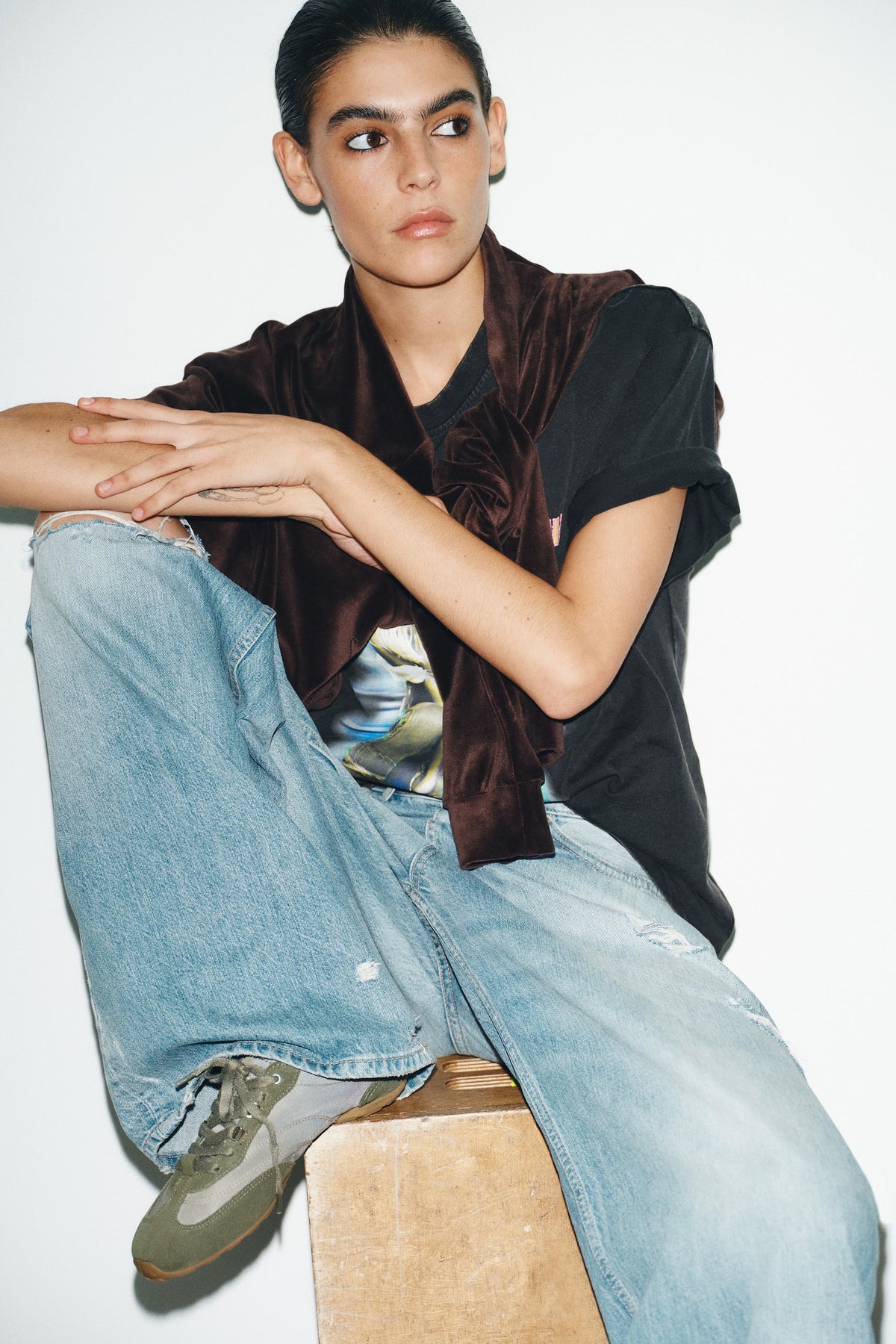 KONTRASTHALTIGE LAUFSCHUHE