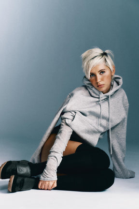 Sneaker mit Zungendetail