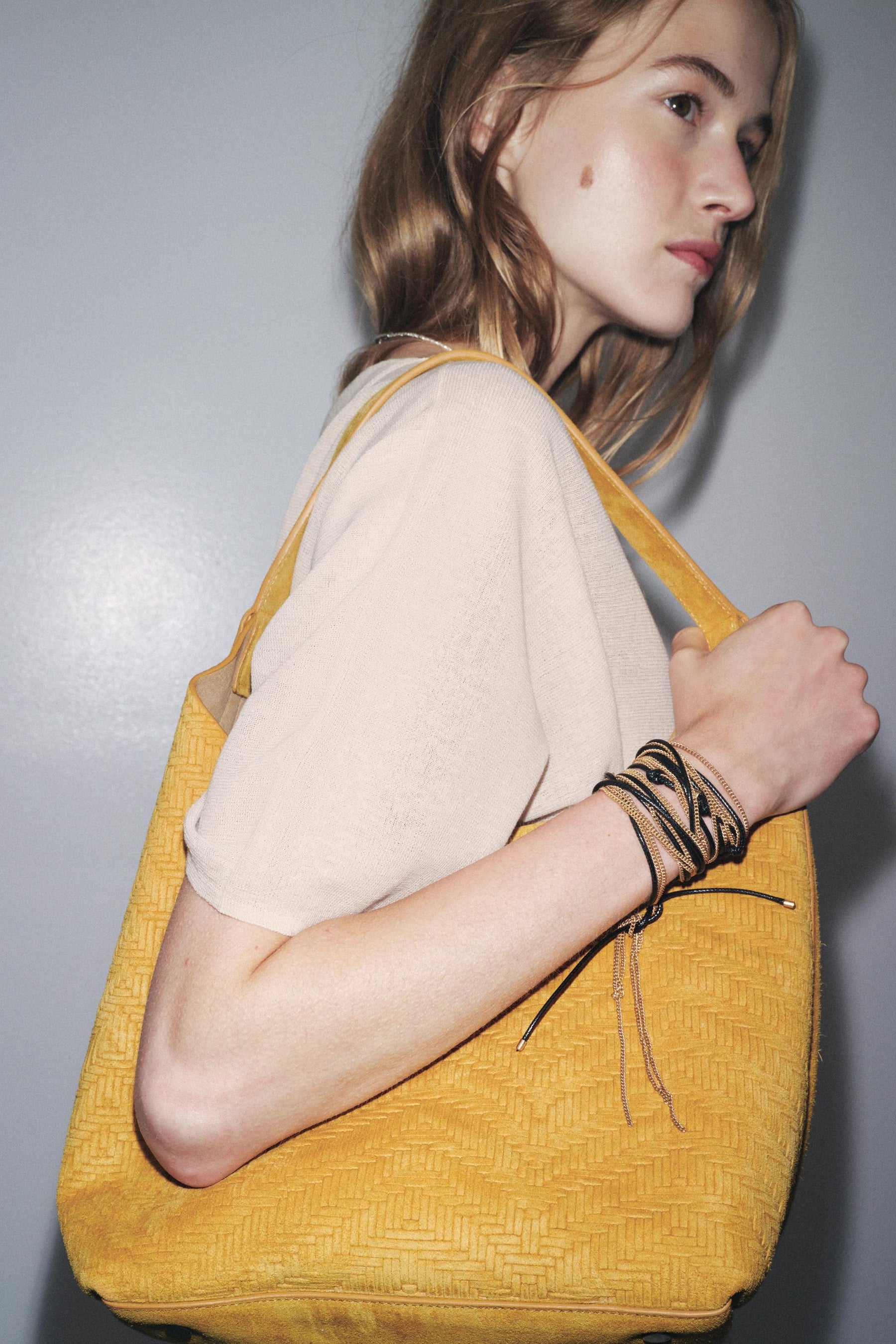 GEFLOCHTENE WILDLEDERTASCHE