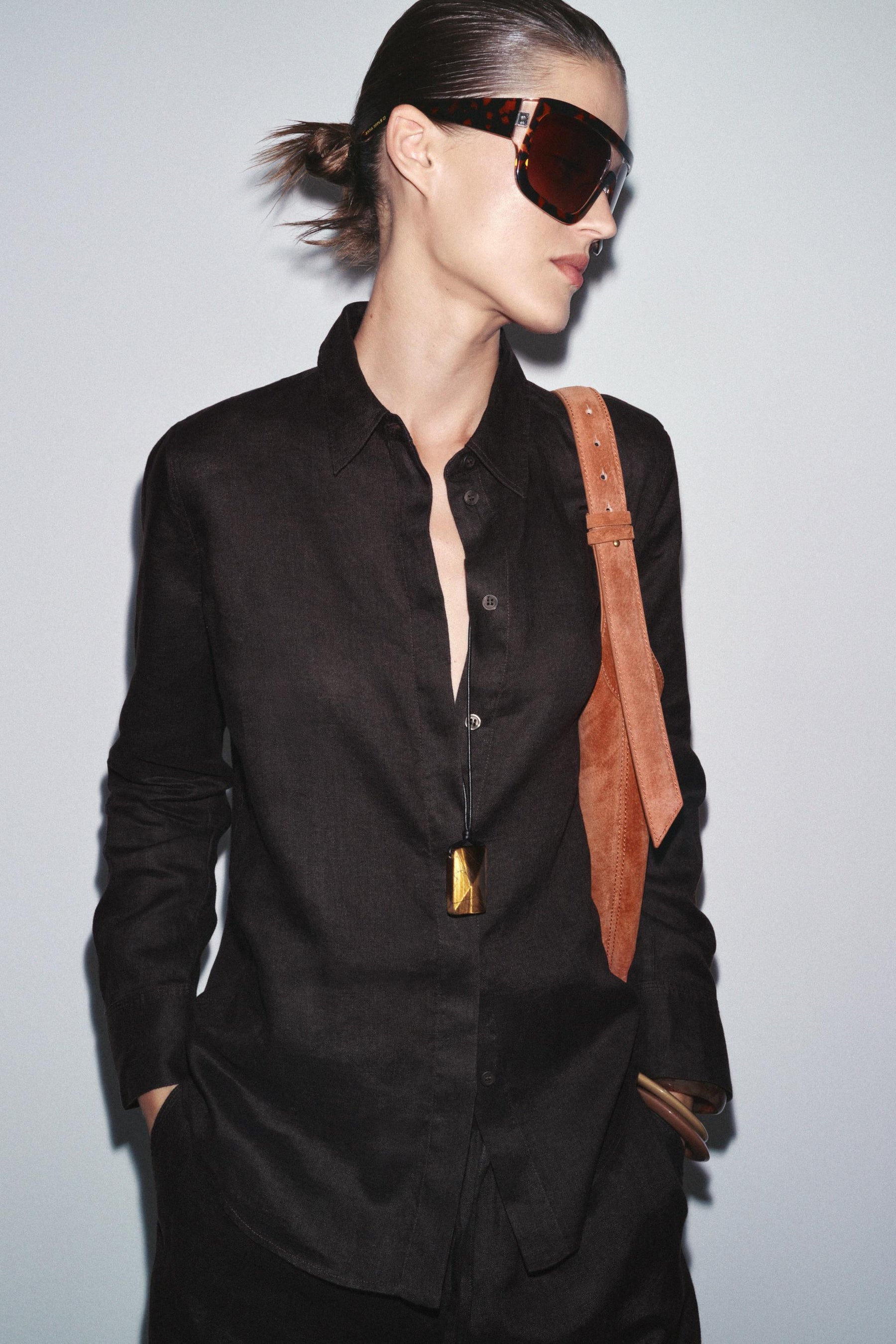 Maxi-Beuteltasche aus Wildleder