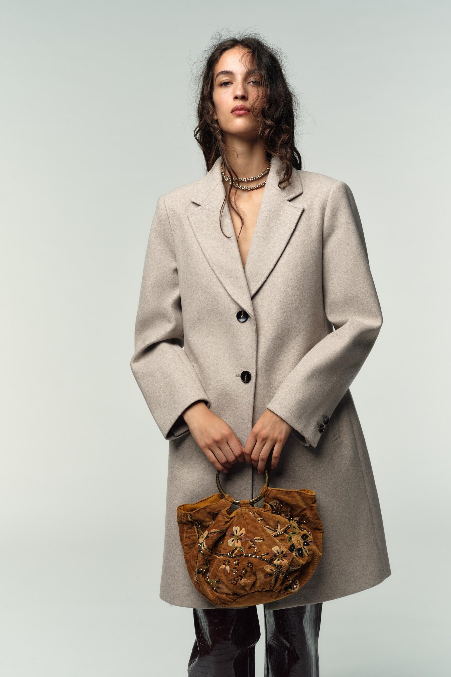 Bestickter Cord-Eimer