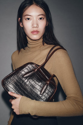 Bowlingtasche aus geprägtem Leder