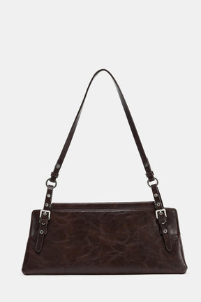 Nietenbesetzte Schultertasche