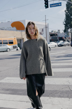 Strickjacke mit Schlitzärmeln 